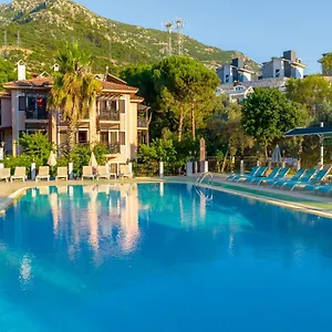 Otel Club Pink Palace ***